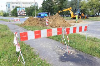 Paraliż w Warszawie. Awaria wodociągowa zarwała jezdnię al. Wilanowskiej