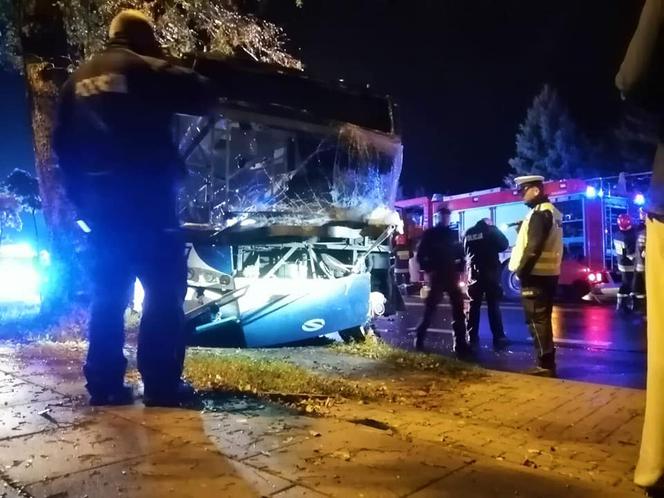 Autobus MPK zderzył się z tirem pod Krakowem