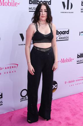 Billboard Music Awards 2017: Noah Cyrus