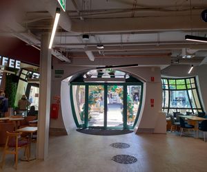 Krzywy Domek w Sopocie już otwarty. Nowy foodhall na mapie Trójmiasta