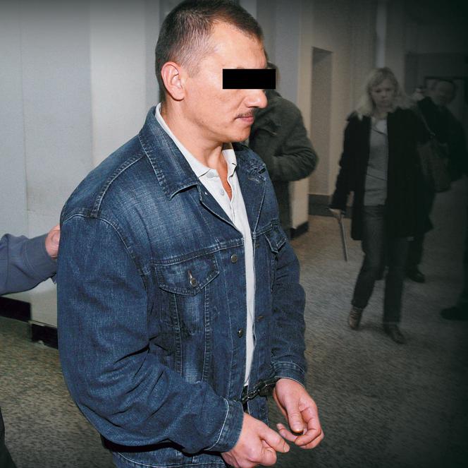 Ten potwór odrąbał mojemu synkowi głowę