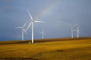 Wichury napędzają wiatraki, które produkują rekordowe ilości energii