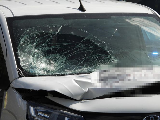 Kierowca Toyoty wjechał w pieszych na Bielanach. Cztery osoby trafiły do szpitala
