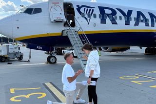 Oświadczyny na płycie Kraków Airport