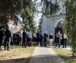 Pogrzeb rodzeństwa w Tuszowie Narodowym. Dominika i Grzegorz zginęli w wypadku. Trafili na pijanego kierowcę lawety