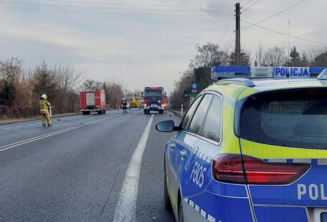 Adamowice. Bus zderzył się z tirem na DK92