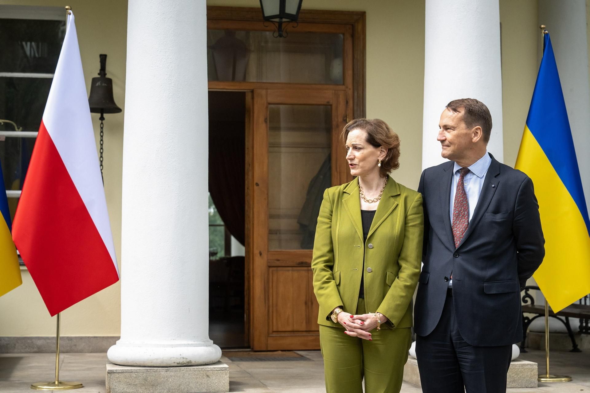 Sikorski will receive Polish, British and American pensions