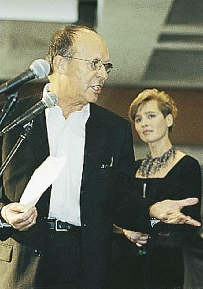 Ogłoszenie wyników - przewodniczący jury Stanisław Fiszer i prowadząca ceremonię Monika Luft