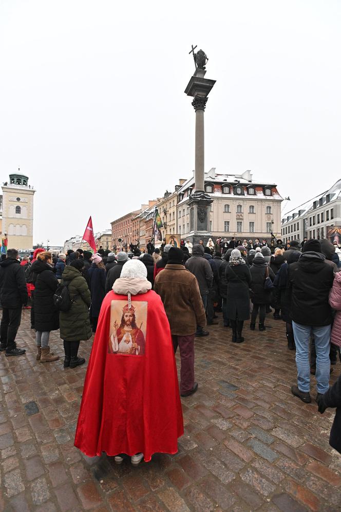 Wojownicy Maryi w pokutnej procesji różańcowej