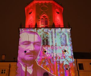 „Ojcowie Niepodległej” – wyjątkowy mapping na Wieży Trynitarskiej w Lublinie przed 11 listopada