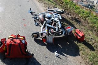 Rozbity Harley Davidson. 67-letni motocyklista zderzył się z dwoma autami - ZDJĘCIA