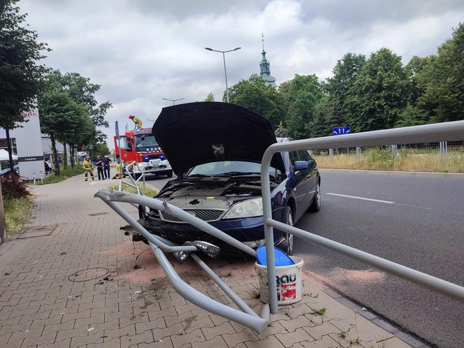 Wypadek na Al. Jana Pawła II w Lesznie