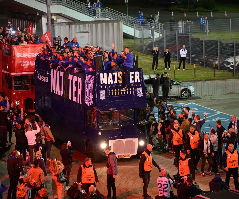 Szalona noc w Poznaniu. Tak Lech świętował dziewiąte mistrzostwo Polski 