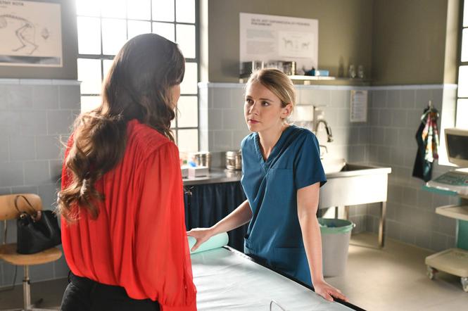 Zakochani po uszy odc. 81. Asia (Katarzyna Grabowska), Sylwia (Kamila Kamińska)