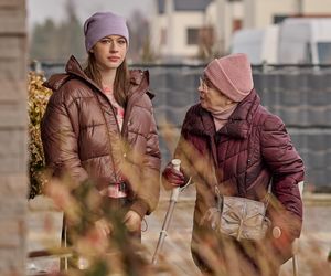 Ula i Dorota odeprą atak napastnika i sytuacja wymknie się spod kontroli. Czy córka Kamila trafi do więzienia za zabójstwo? Algierowa weźmie to na siebie!