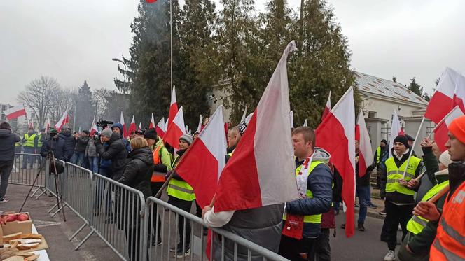 Protest rolników w woj. lubelskim. Rolnicy już czekają w Lublinie. Mamy zdjęcia!