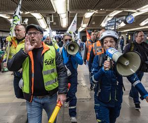 Demonstracja przeciwko reformie emerytalnej w Paryżu