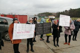 Rodzice protestują przeciwko zmianom w ich szkole