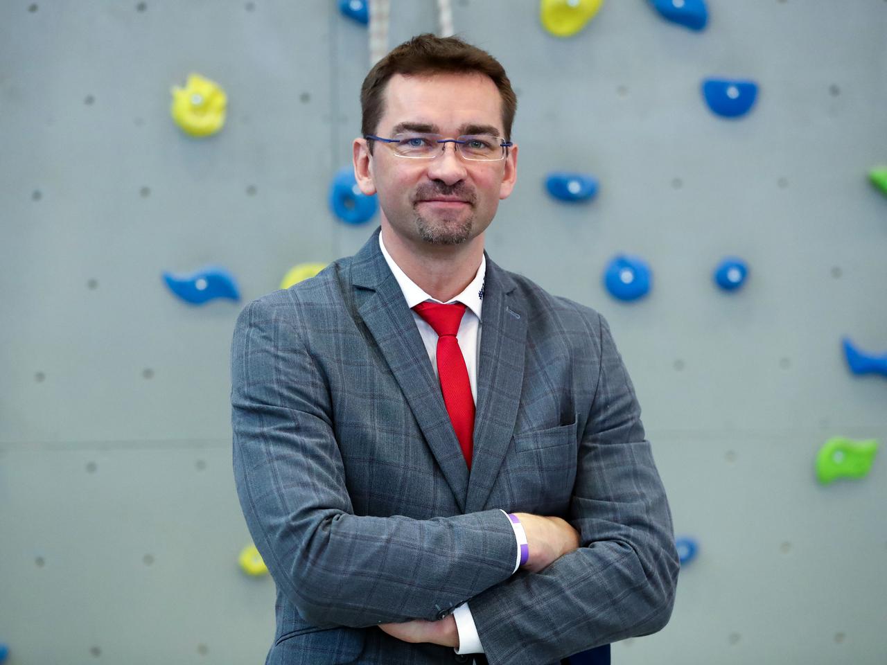 Prezes PZPS Sebastian Świderski miał poważną operację. „Wmontowano mi cztery śruby, dwa druty i implant”