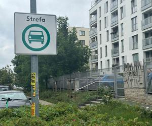 Strefa Czystego Transportu już obowiązuje w Warszawie. Na ulicach pojawiły się nowe znaki 