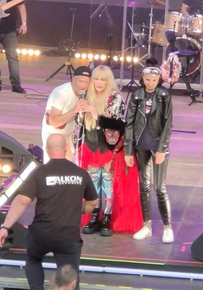 Facet wtargnął na scenę podczas koncertu Maryli Rodowicz. Ochroniarz nie zdążył