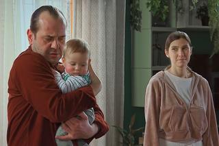 Barwy szczęścia, odcinek 2665. Borys (Jakub Wieczorek), Regina (Kamila Kamińska), Kamilek (Władek Domański)