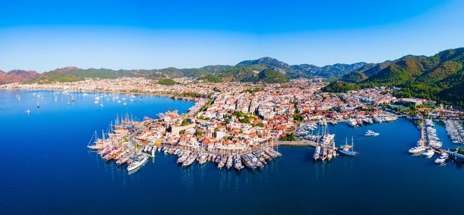 Marmaris – miasto portowe i kurort w Turcji