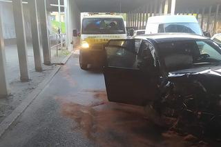 Wypadek w Katowicach. Kierowca zostawił auto i uciekł