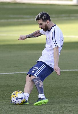 Leo Messi nie przestaje zaskakwiać! Balejaż, broda, a teraz...[ZDJĘCIA]