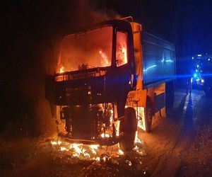 Ciężarówka płonęła jak pochodnia! Droga była zablokowana