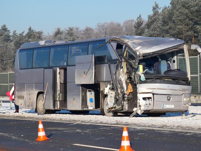 Zderzenie autokarów pod Warszawą. Jednym z nich jechały dzieci