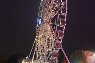 Jarmark świąteczny na Targach wieczorem