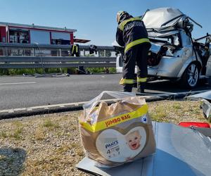 Przerażający wypadek polskiej rodzimy na Węgrzech. Trzy osoby nie żyją. Ocalała tylko 1,5-roczna córeczka.