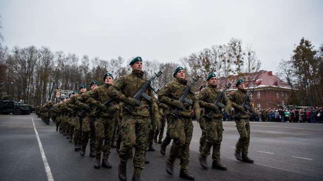 Olsztyn. Ponad 400 żołnierzy złożyło przysięgę. W uroczystości wziął udział szef MON [ZDJĘCIA]