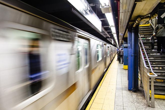 Martwe dziewczynki na dachu metra! Już wiadomo, kim były