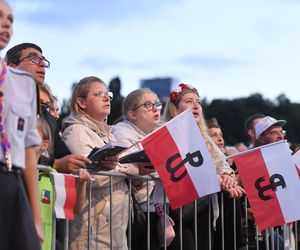 Burza w sieci po koncercie dla powstańców. Widzowie podzieleni: Bez niego to nie to