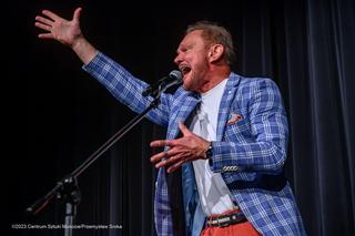 Stand-up Cezarego Pazury w Centrum Sztuki Mościce