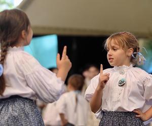 Rozpoczął się 60. jubileuszowy Tydzień Kultury Beskidzkiej. Przyjechało 20 zespołów z całego świata ZDJĘCIA, PROGRAM