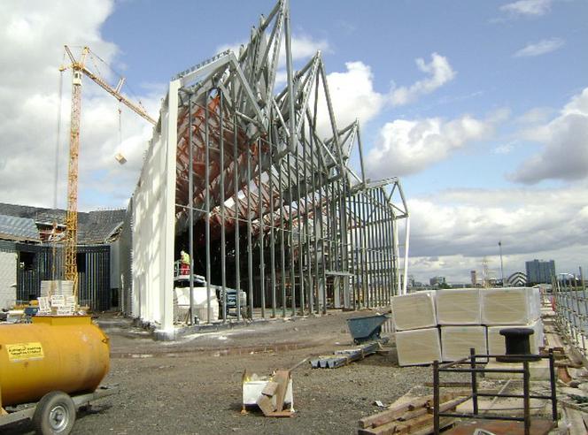 Innowacyjny projekt Zahy Hadid: Muzeum Transportu. Blacha cynkowo-tytanowa na elewacji i dachu