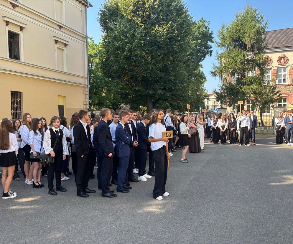 Nowy rok szkolny, nowe wyzwania? Mamy komentarze uczniów I LO w Nowym Sączu