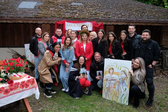 Aldona Wleklak promowała trzecią część "Sagi niewoli" w Wielkopolsce. Kto przyszedł jej pogratulować?