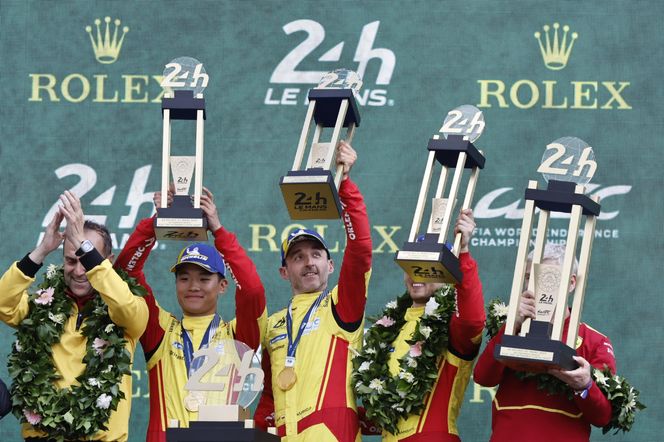 Taki zegarek dostał Robert Kubica za wygranie Le Mans