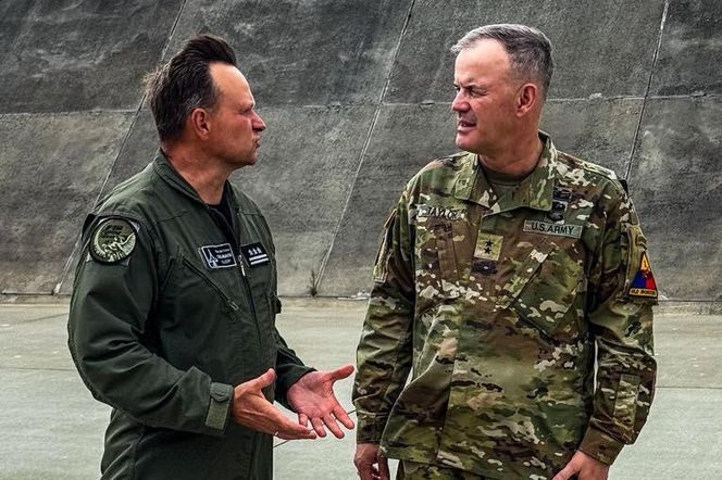 Kongresmeni USA w Polsce. Wizyta w 31. Bazie Lotnictwa Taktycznego
