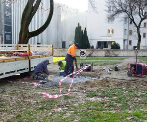Usunięcie pomnika ks. Idziego Radziszewskiego ze skweru im. abp. J. Życińskiego