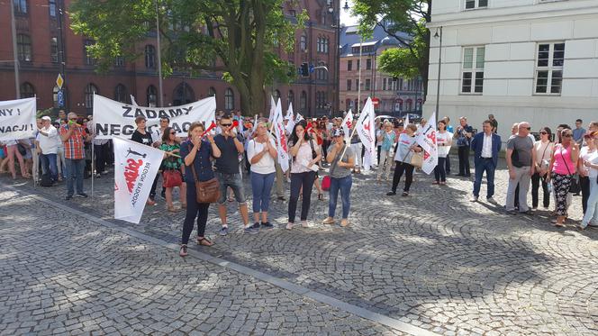 Protest budżetówki z Solidarności w Bydgoszczy [ZDJĘCIA]