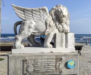 Loty do Larnaki z Wrocławia. Co zobaczyć na Wyspie Afrodyty? Piaszczyste plaże, flamingi i mnóstwo zabytków