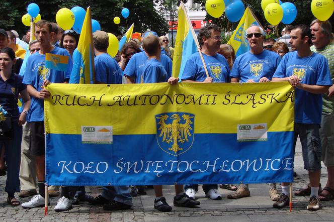 Ulicami Katowic przeszedł marsz Ruchu Autonomii Śląska