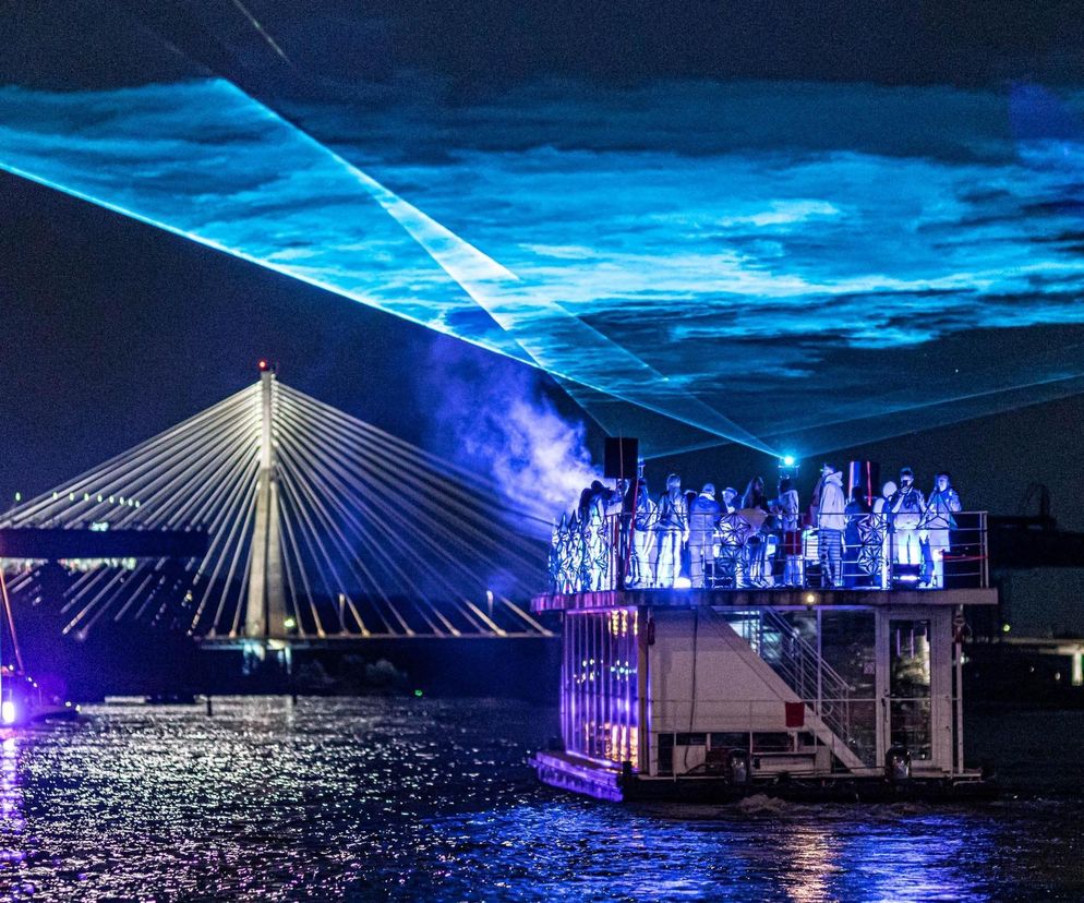 Riverlights 2025 - data, miejsce. Skąd oglądać pokaz rozświetlonych łodzi na Wiśle?