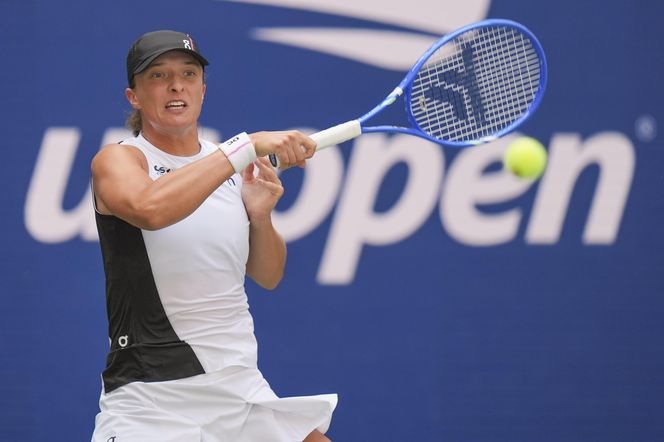 Iga Świątek - Jekaterina Aleksandrowa RELACJA NA ŻYWO z US Open [WYNIK]
