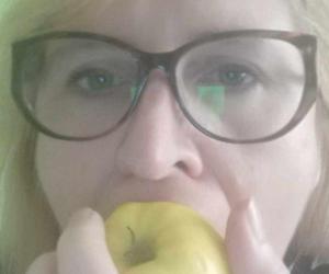 Jadłam jedno jabłko dziennie przez dwa tygodnie. Efekt mnie zaskoczył